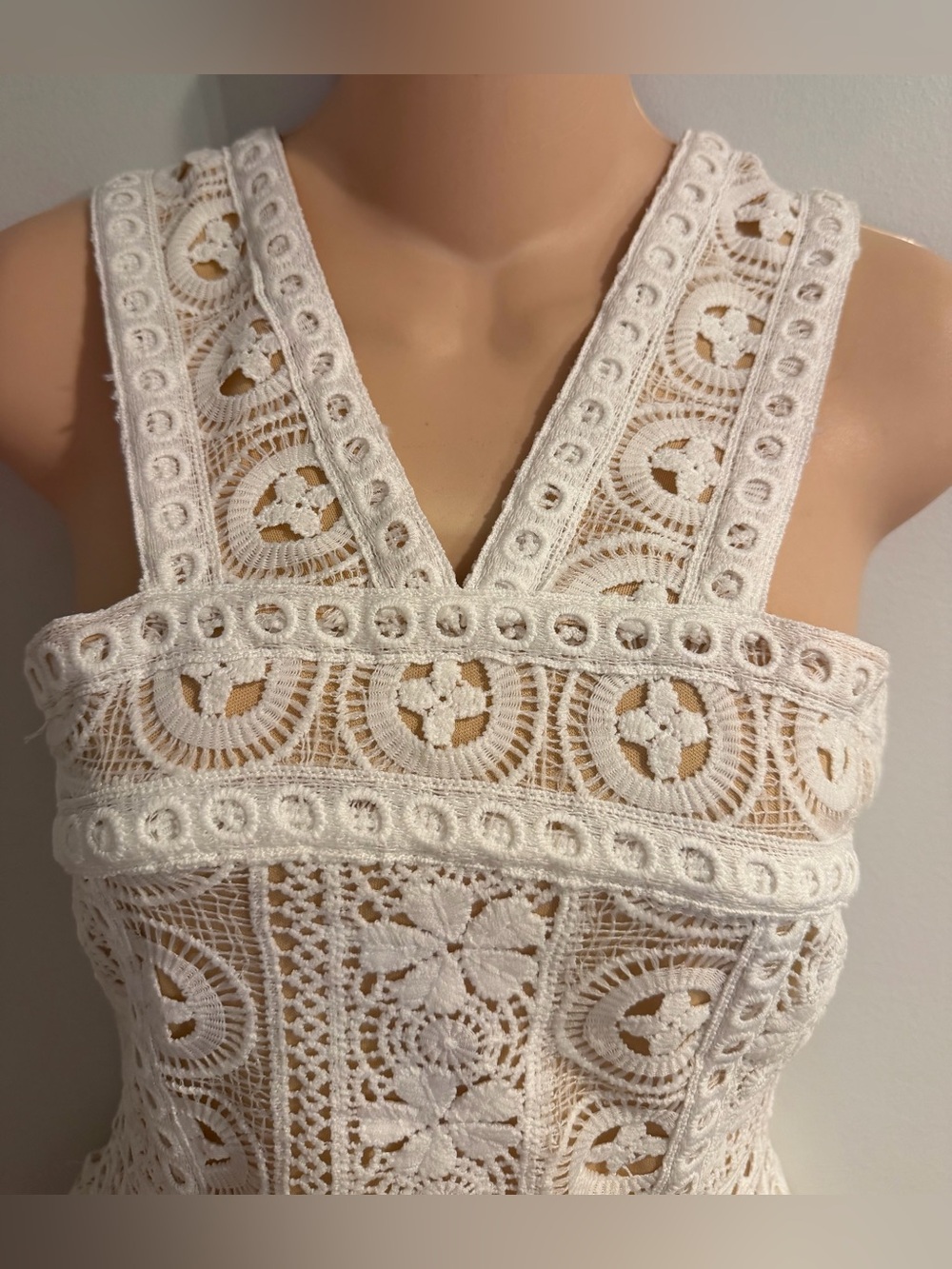 SUPERDOWN Revolve Pauline High Neck White Lace Mini Dress size XS Wedding Party - Picture 7 of 8